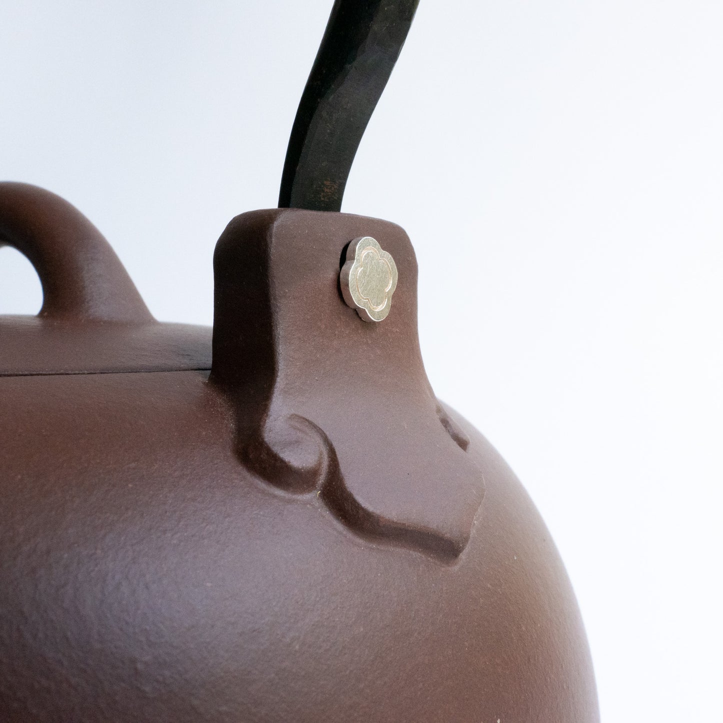 1.2L Fang Xia "Zhong Cao Qing" Zisha Kettle (紫砂烧水壶)