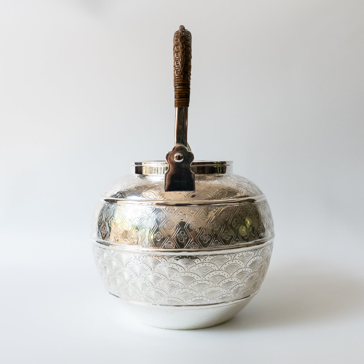 1.2L .999 Silver Kettle (Carved)