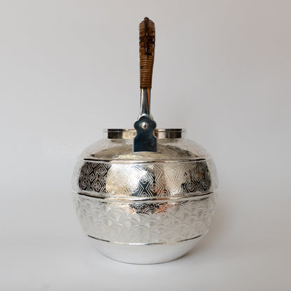 1.24L .999 Silver Kettle (Carved)