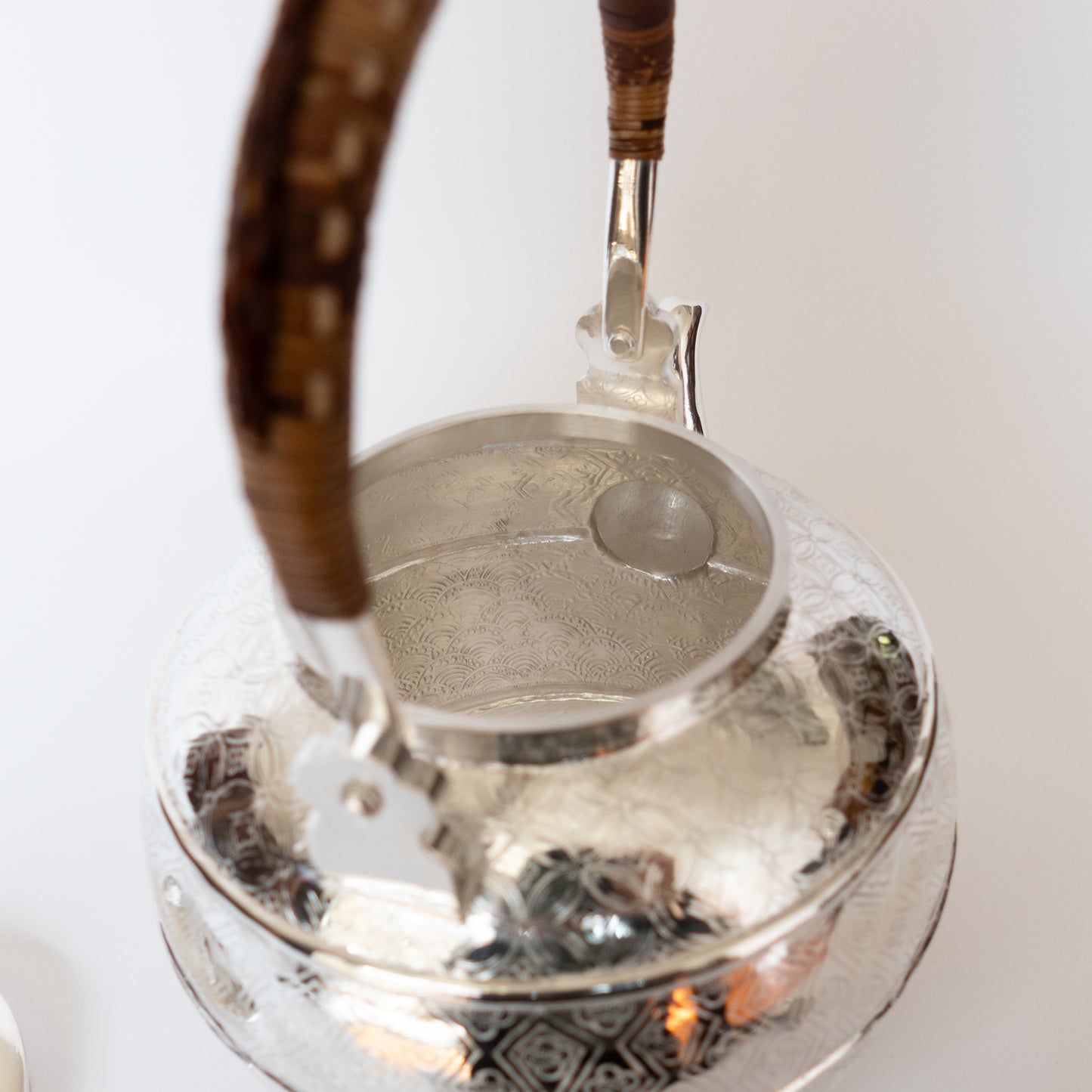 1.24L .999 Silver Kettle (Carved)