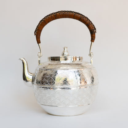 1.4L .999 Silver Kettle (Carved)