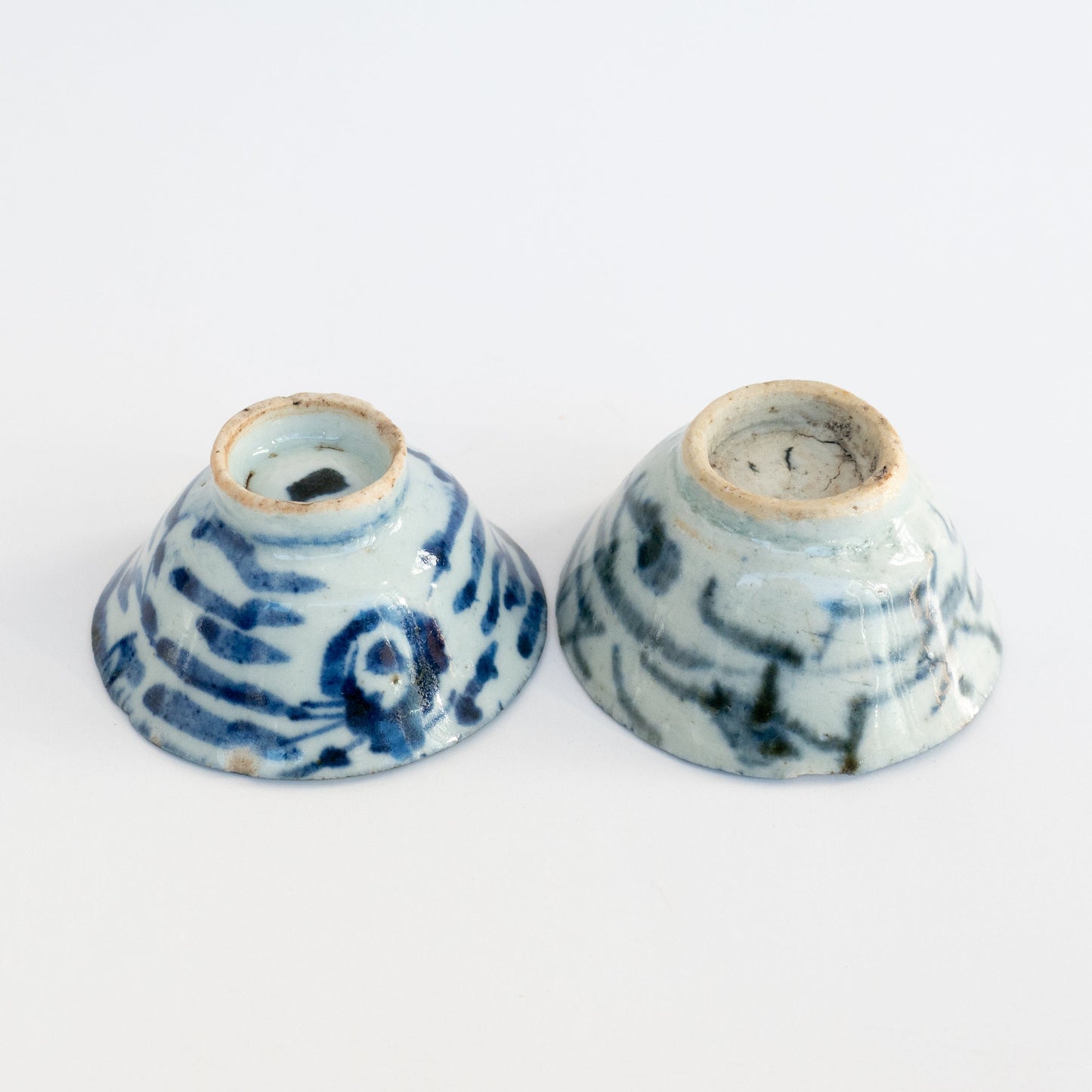 35-40ml Qing Dynasty Seaweed Pattern Cup