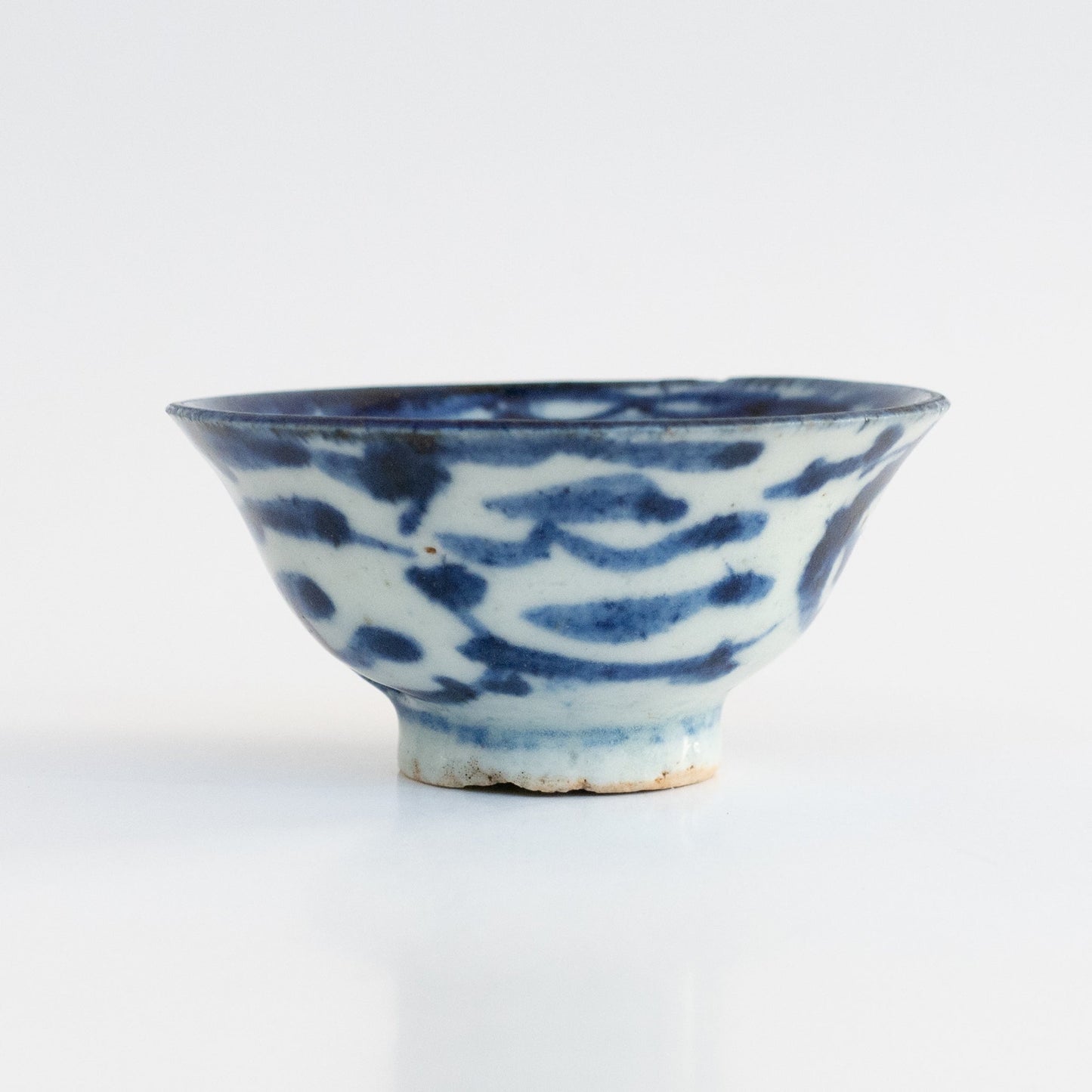 35-40ml Qing Dynasty Seaweed Pattern Cup