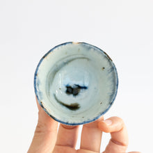 Load image into Gallery viewer, 35-40ml Qing Dynasty Seaweed Pattern Cup
