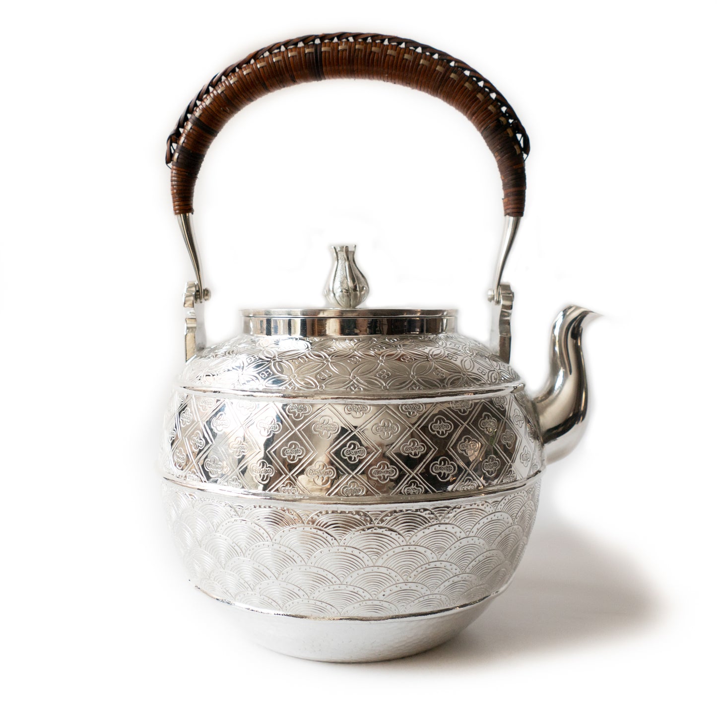 1.24L .999 Silver Kettle (Carved)