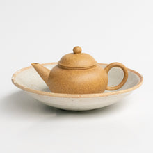 Load image into Gallery viewer, 60ml Fang Xia - DuanNi Shui Ping Yixing Teapot
