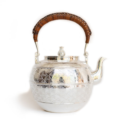 1.4L .999 Silver Kettle (Carved)