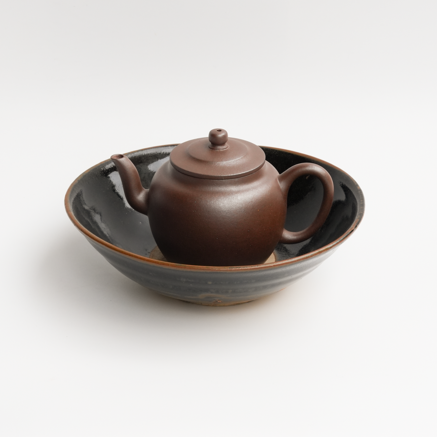16.8cm Antique Black Bowl