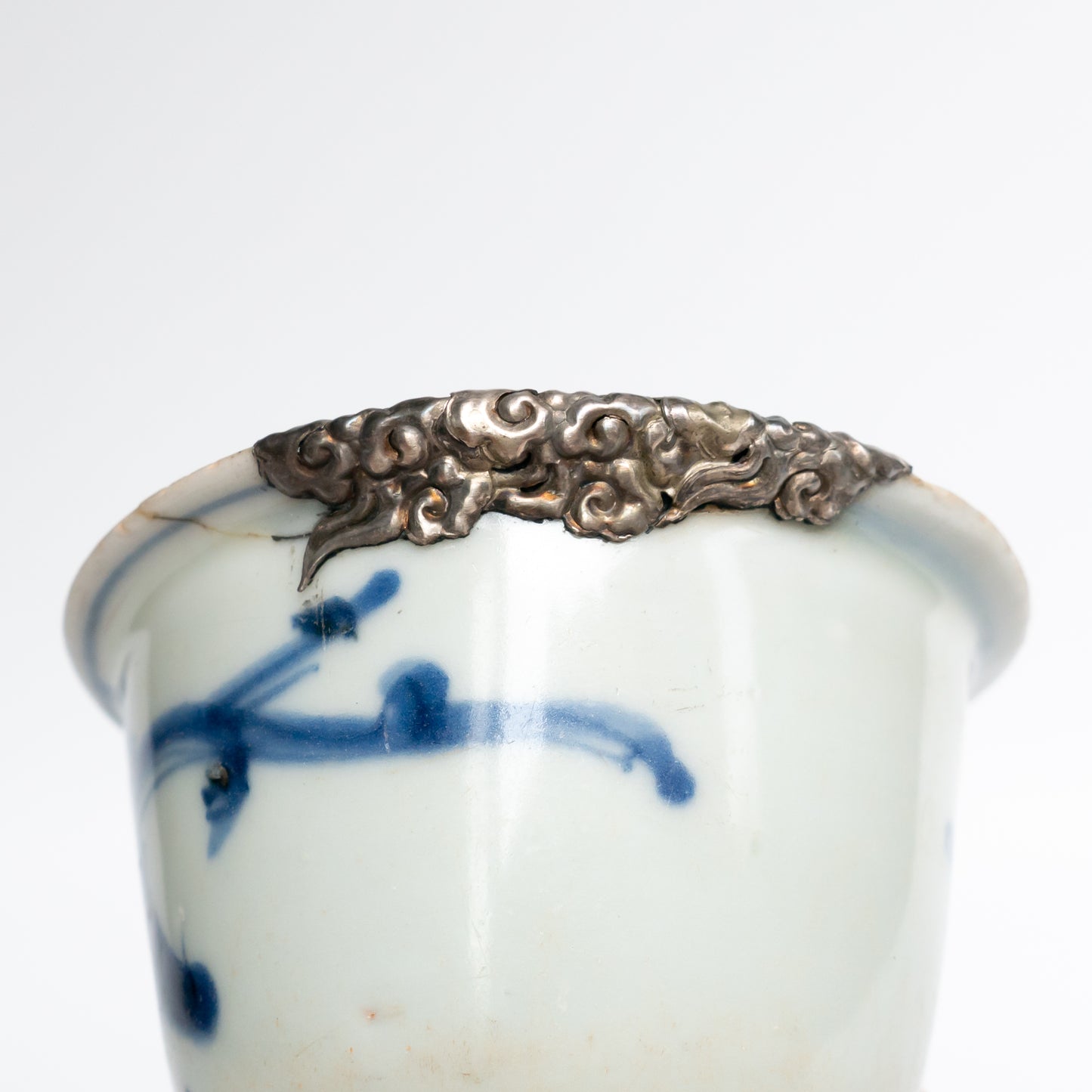 110ml Ming Dynasty Dragon Teacup (Silver repair)