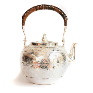 1.35L .999 Silver Kettle (Carved)