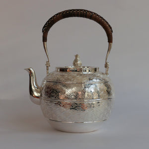 1.35L .999 Silver Kettle (Carved)