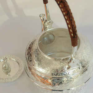 1.35L .999 Silver Kettle (Carved)