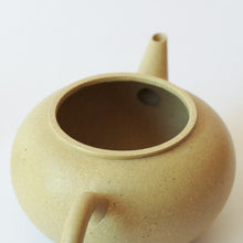 Load image into Gallery viewer, 115ml Fangxia - Ben Shan Lv Ni - Shui Ping Yixing Teapot
